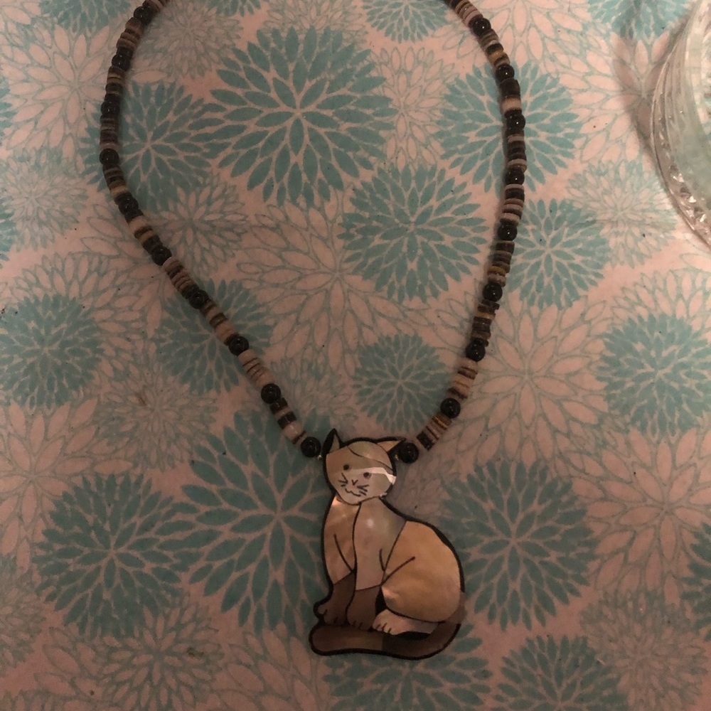 Lee Sands Agate & Mother of Pearl Cat Necklace-  531 $50 or $45 w/offer